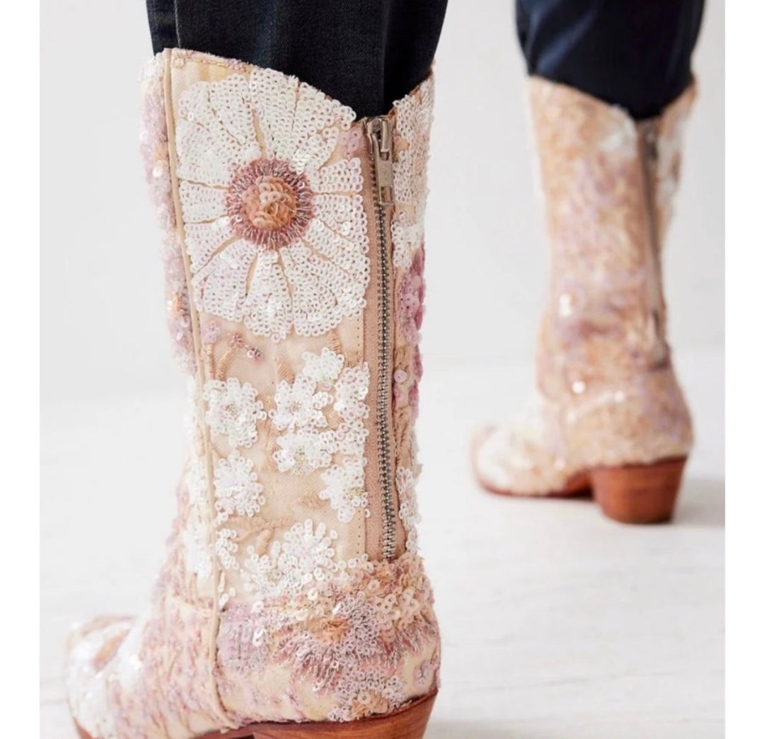MOMO boots, 41 print