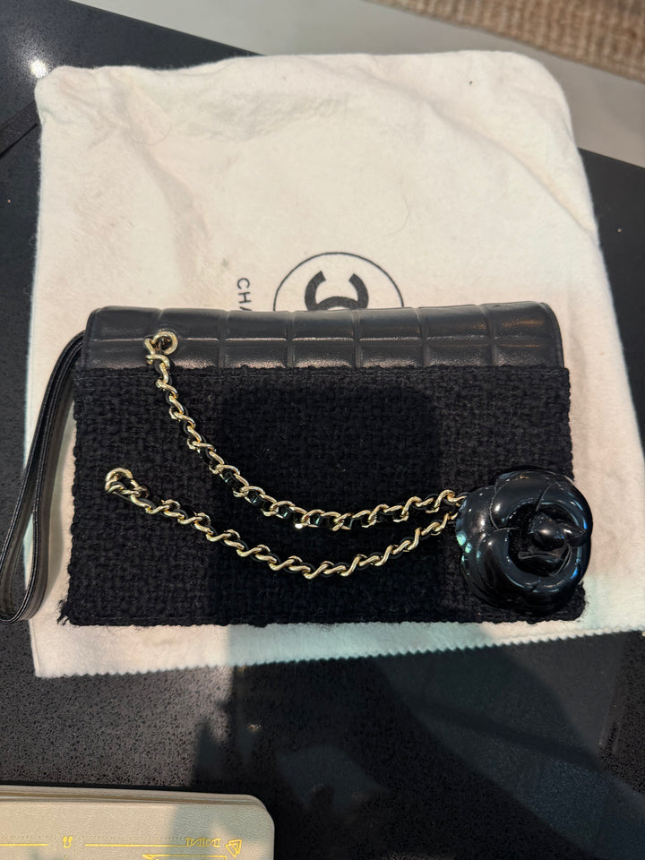 Chanel purse, os black