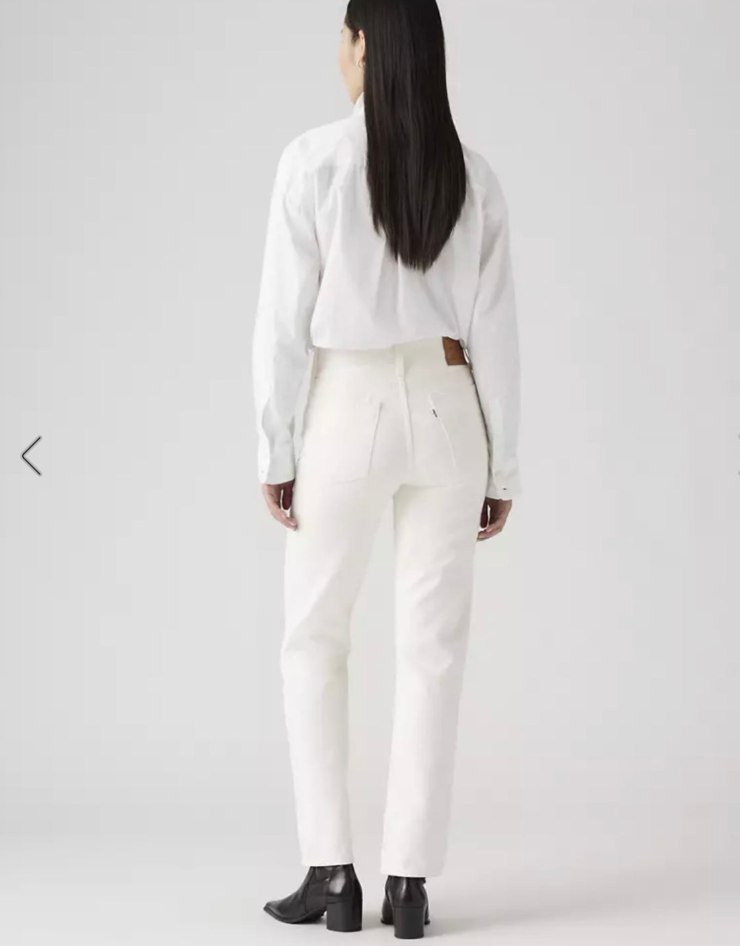 Levis je, 28 white